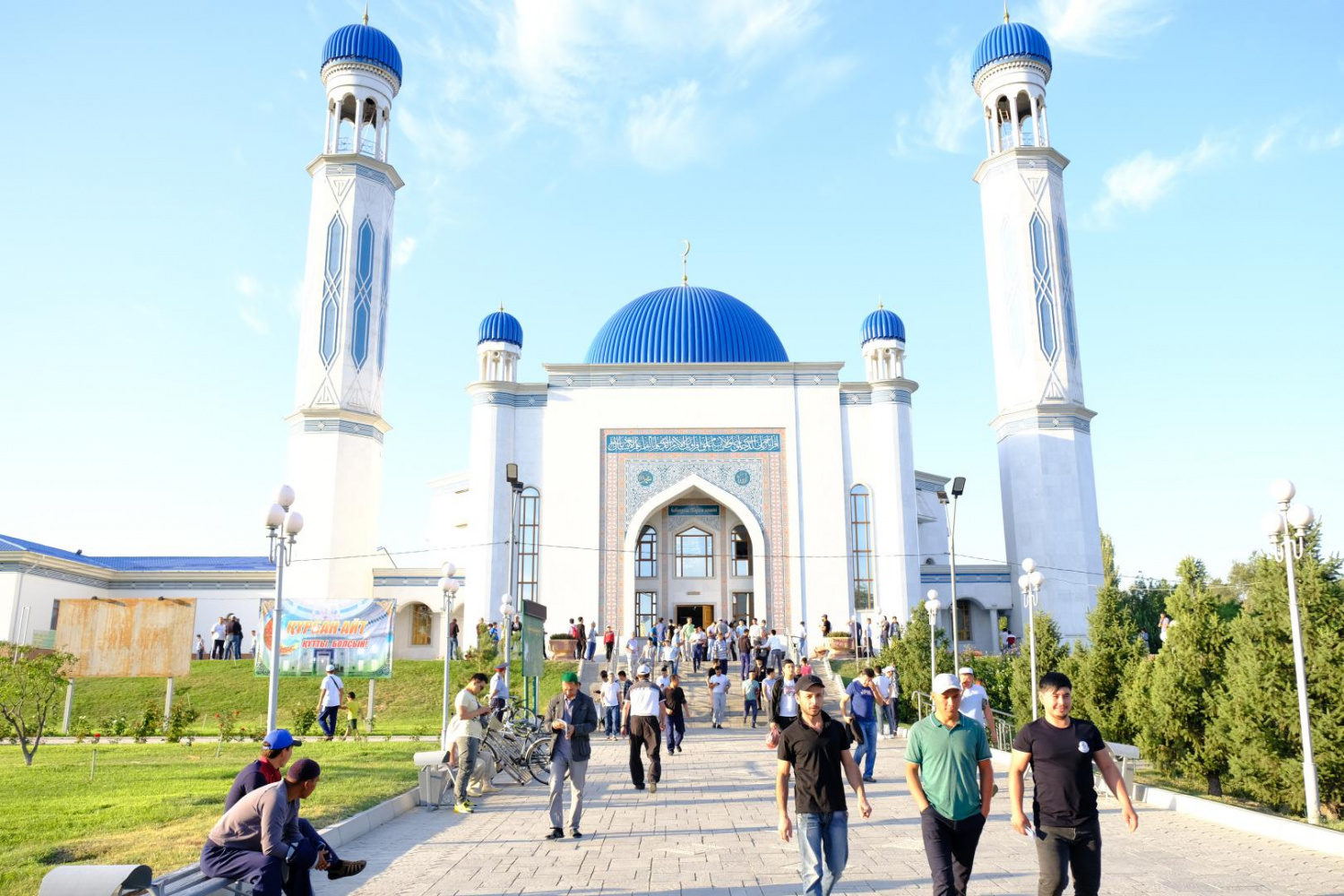 Тараз казахстан область. Мечеть Наметбая Тараз. Центральная мечеть Казахстана. Мечеть Тарази Хибатулла. Центральная мечеть (Астана).